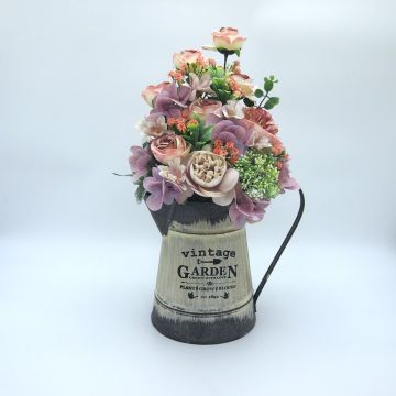 Selyem kompozíció nagy bádog kancsóban