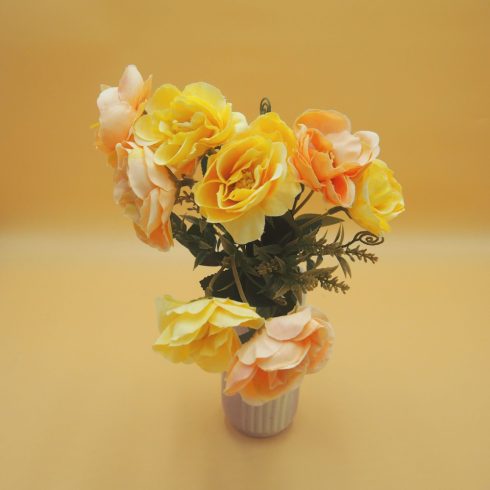 Nyílott kis rózsacsokor 10