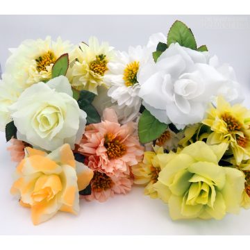 Nagy rózsa és dália csokor