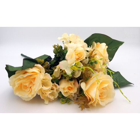 Nyílottrózsa-hortenzia csokor